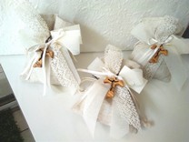 Confezioni - Tau legno traforato + Sacchetto lino Confetti €4,50.jpg